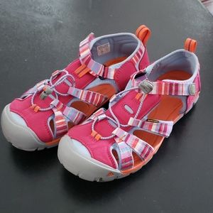 KEEN new water or hiking sandals womens size 6